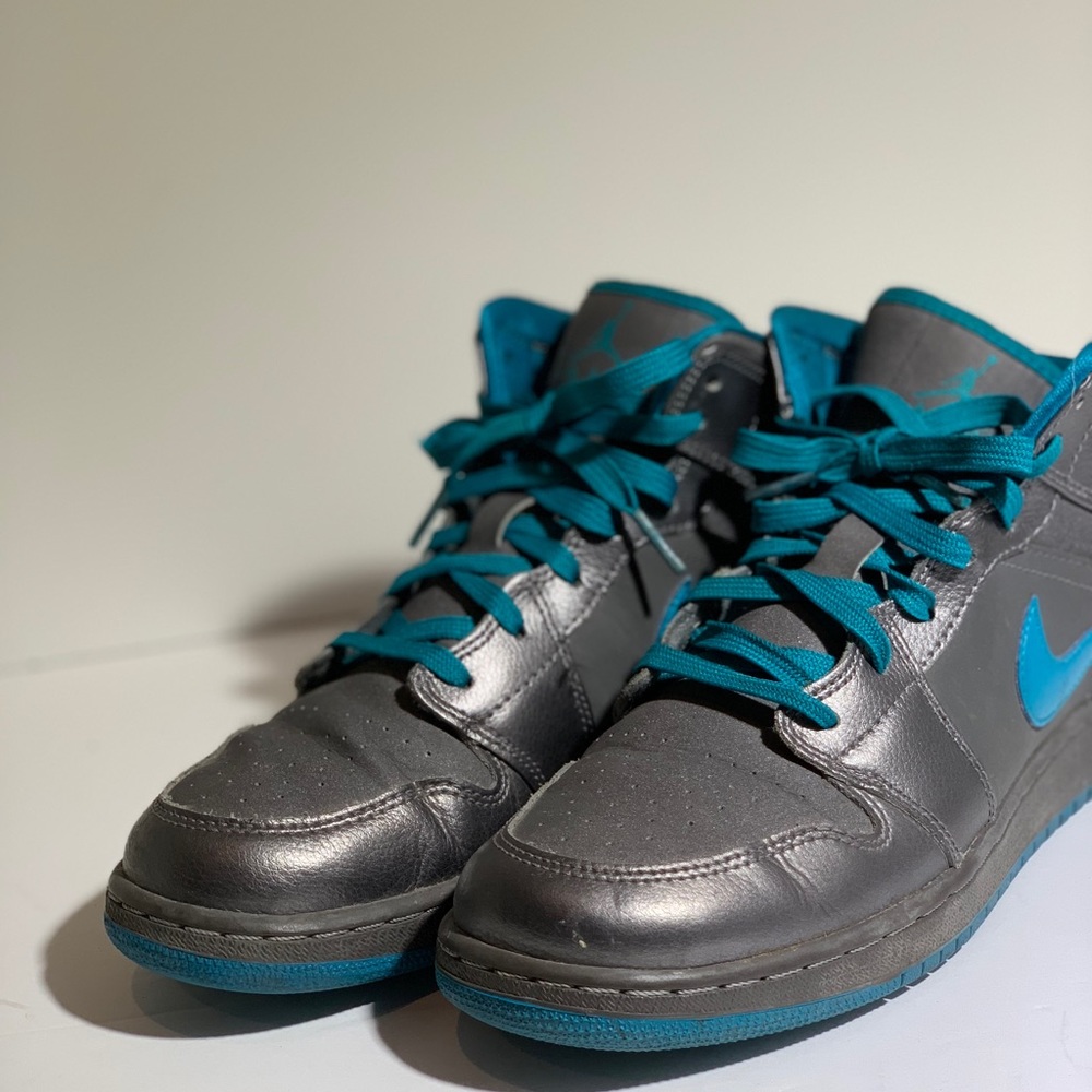 NIKE Dunk Hi-Top Sneakers | Gray & Teal  size 7y